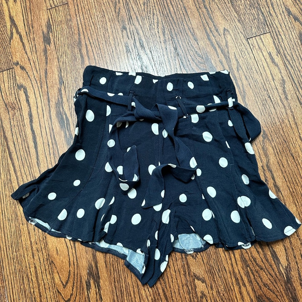 Cute Zara shorts polka dot navy high waisted XS sold out blogger favorite top